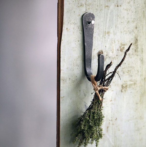 Simple Black Metal Hook - Image 3